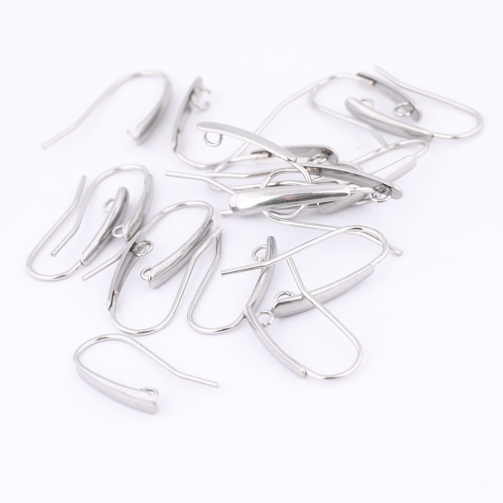 40 pz Ganci Per Orecchini In A - Jewelry Making Essentials recensione e prezzo